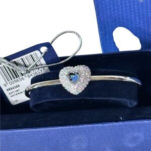 NIP Swarovski Hyperbola Heart Bangle. Retail $199.00